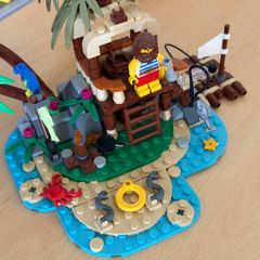 Lego Ray the Castaway GWP 40566