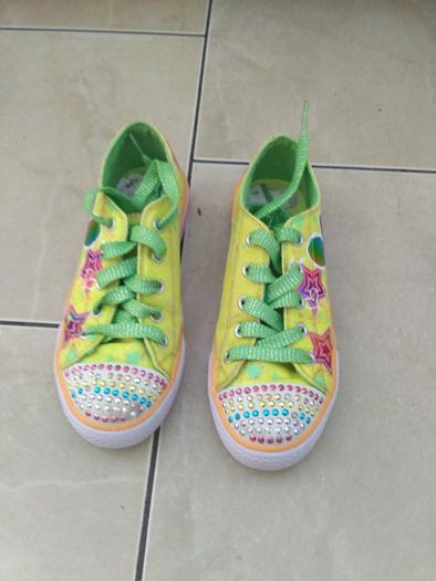 Girl shoes
