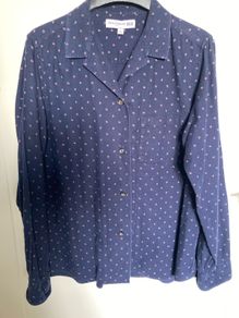 Uniqlo overshirt by Ines de La Fressange