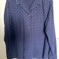 Uniqlo overshirt by Ines de La Fressange