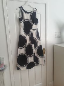 Dress/"Closet" Circle Print Skater Dress .. Colour: White/Black  ..  Size: 12 UK .. Price Drop