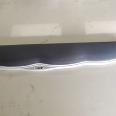 Dudley wrist rest