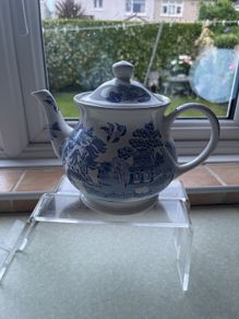 Vintage Sadler "Old Willow " Teapot in mint condition