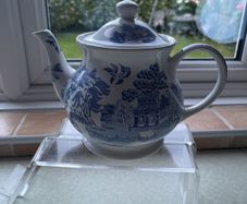 Vintage Sadler "Old Willow " Teapot in mint condition