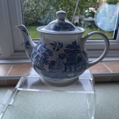 Vintage Sadler "Old Willow " Teapot in mint condition