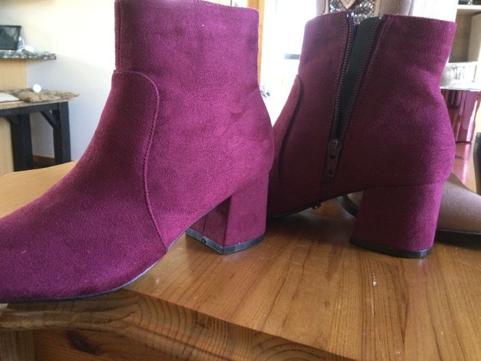 Ladies boots size 3