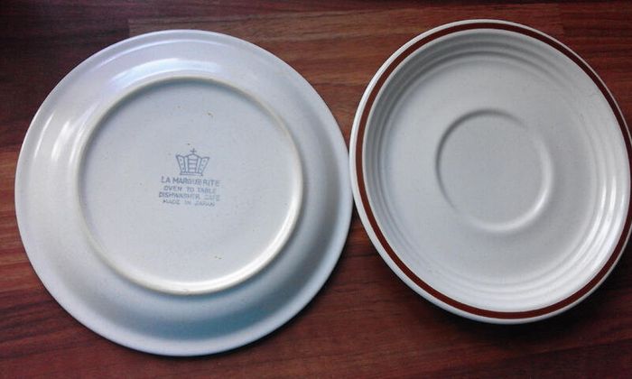 Vintage LA Marguerite Jug & 2 saucers