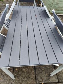 outdoor table and chairs