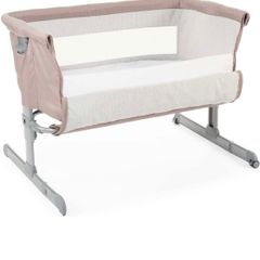 Chicco Next 2 Me Dream Bedside Crib Co Sleeping or standalone crib