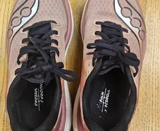 Saucony Womens runners size 5