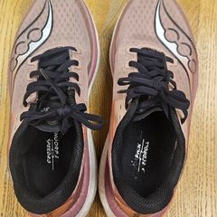 Saucony Womens runners size 5