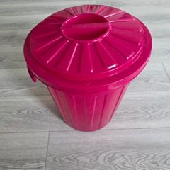 Locking bin for toys, Lego