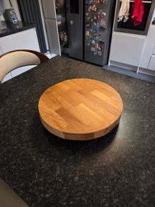 Rotating round cheese board