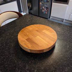 Rotating round cheese board