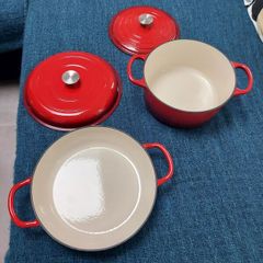 NEW - Set of 2 enamelled cast iron round casserole & pan