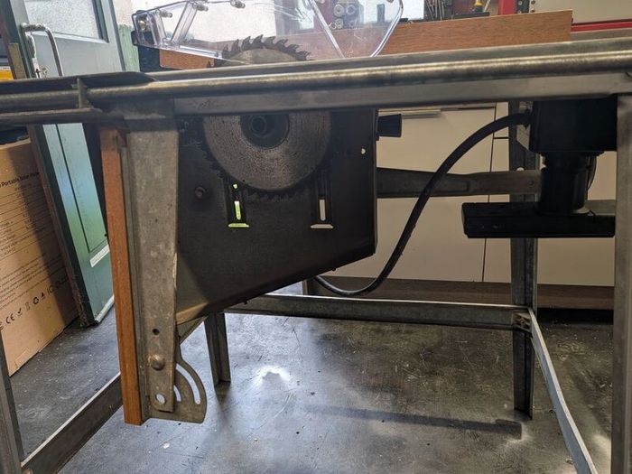AEG table saw 220v