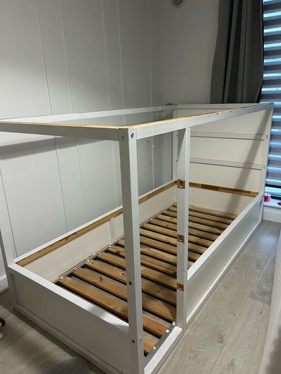 kura bed