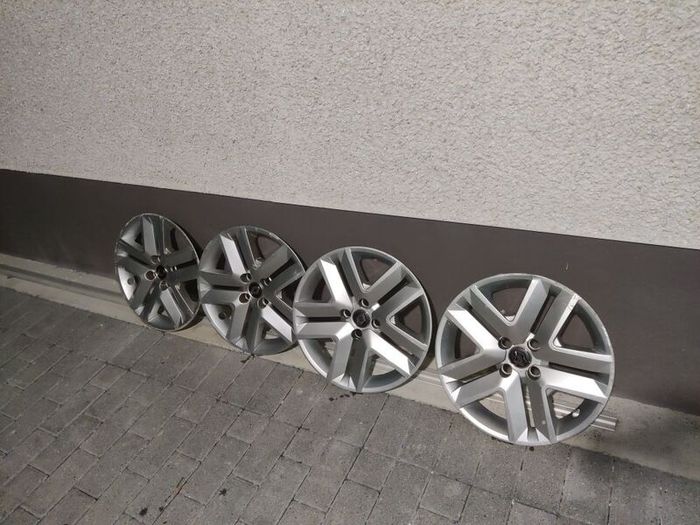 Renault Clio wheel hubs R16
