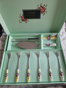 Aynsley Archive Rose Pastry Set