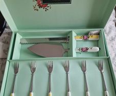 Aynsley Archive Rose Pastry Set
