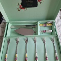 Aynsley Archive Rose Pastry Set