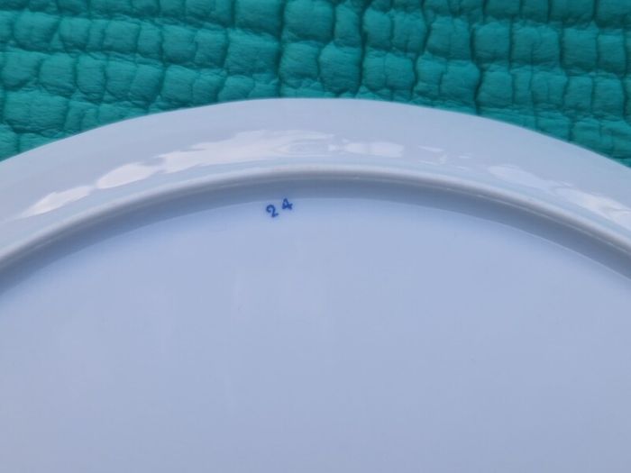 6 Stunning Bernardaud Limoges Marie Louise Plates, 20cm