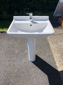 basin, pedestal and taps