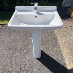 basin, pedestal and taps