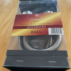 Curtain holdbacks
