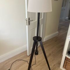 Tripod Lamp