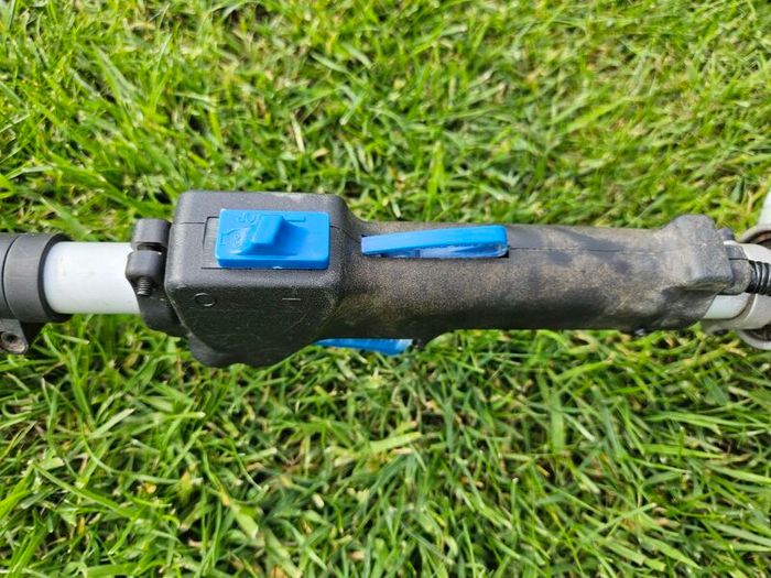 Hedge trimmer petrol