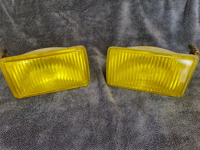 Yellow fog lights 19R-33 Sierra Cosworth / Escort Cosworth, Ford Fiesta XR2 XR3 XR4 ,Sierra RS RS500 ,Focus Guide, Escort Rallye ,Scorpio 4x4 Turbo