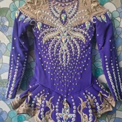 Absoluyely gorgeous irish dance dress