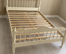 King size bed 200 x 160 (6.5ft x 5) 300euro ONO