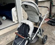 UPPAbaby Vista V2 Double Stroller Bundle: Main Seat, RumbleSeat, Bassinet, Rain Covers & Adapters