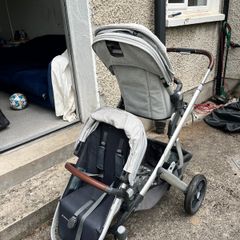 UPPAbaby Vista V2 Double Stroller Bundle: Main Seat, RumbleSeat, Bassinet, Rain Covers & Adapters