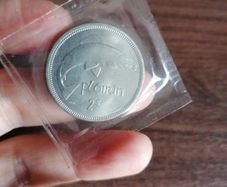 UNC 1968 Ireland 2 Shilling Coin