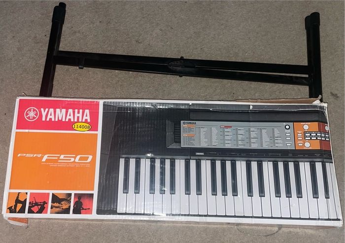 Yamaha F50 PSR, With stand
