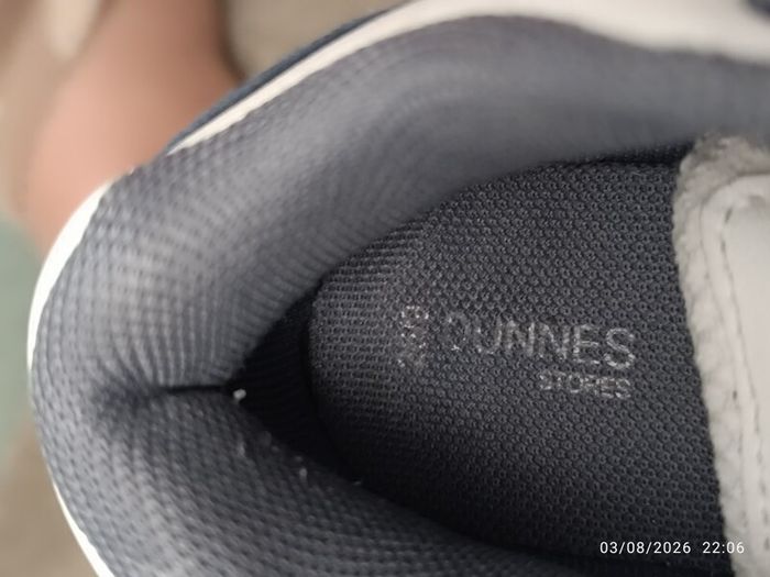 DUNNES boys shoes - size 26