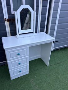 Dressing table with mirror