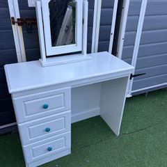Dressing table with mirror