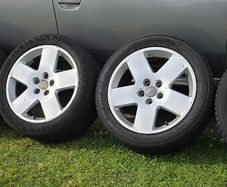 Original Audi A8 D3 Fat Five 18Inch Alloy Wheels With Tyres 255 45 R18