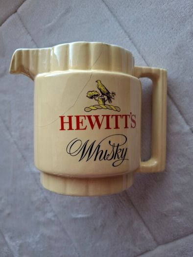 Vintage  Hewitts Whiskey Water Jug Made By Arklow Pottery 1960's Made  By Cork  Distilleries  Fir Hewitts  Ir Has A Chip & A Crack On Far Side  Its Rare  !