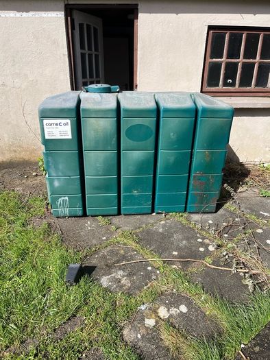 Oil tank