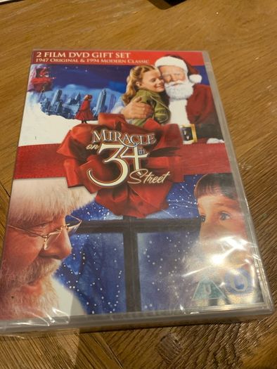 Miracle on 34th Street (2 Film Set - 1947 original / 1994 modern classic)