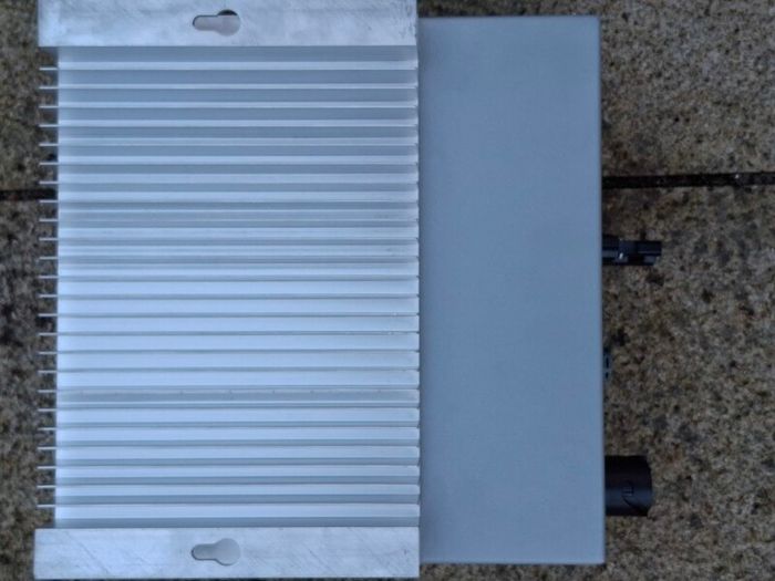 solar inverter (broken for parts only)