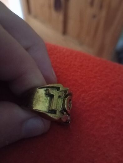 Elvis ring taking care of buisness