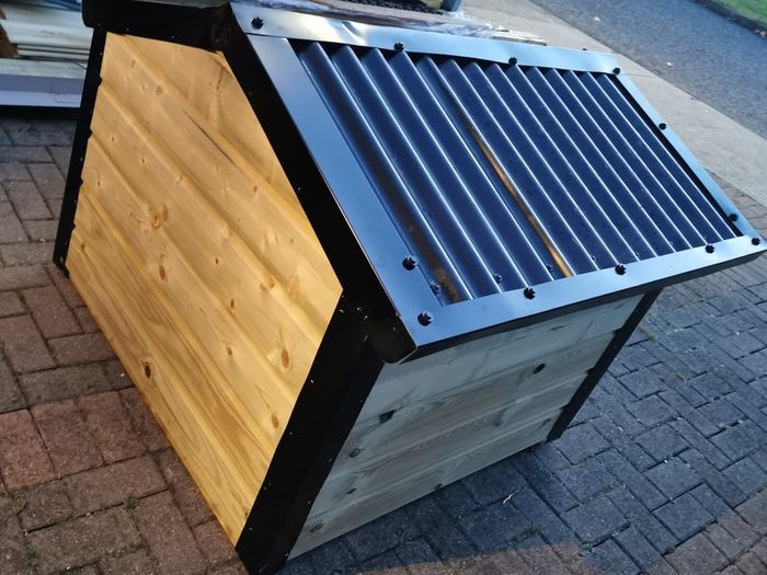 dog kennel