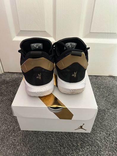 Air Jordans Why not zero.4 size 5