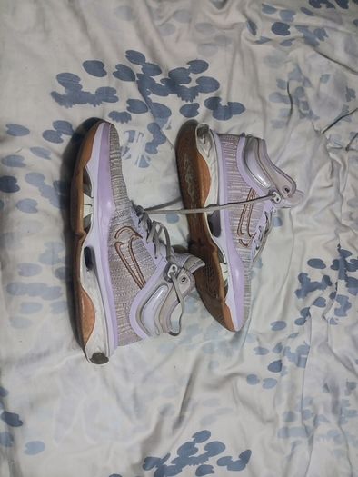 Nike Air Gt Jump Basketball shoes